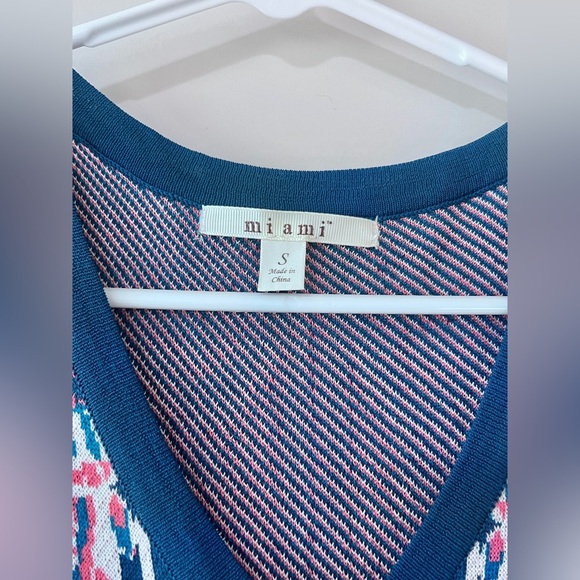 Miami Blue V-neck Sleeveless Dress - Picture 6 of 7